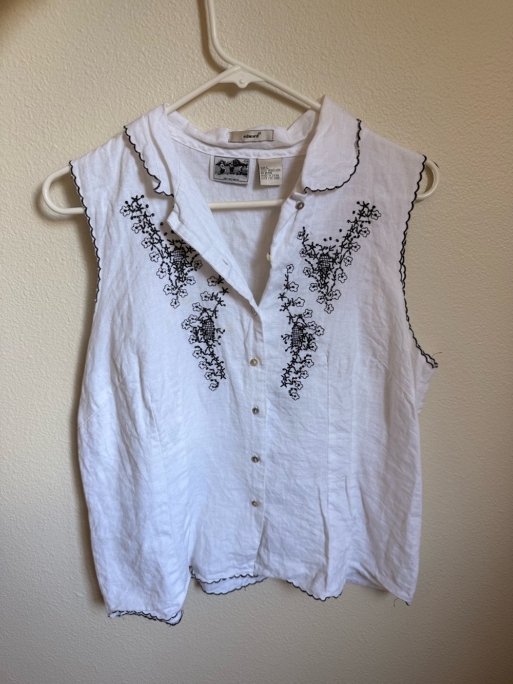 Vintage White Sleeveless Blouse with Black Floral Embroidery
